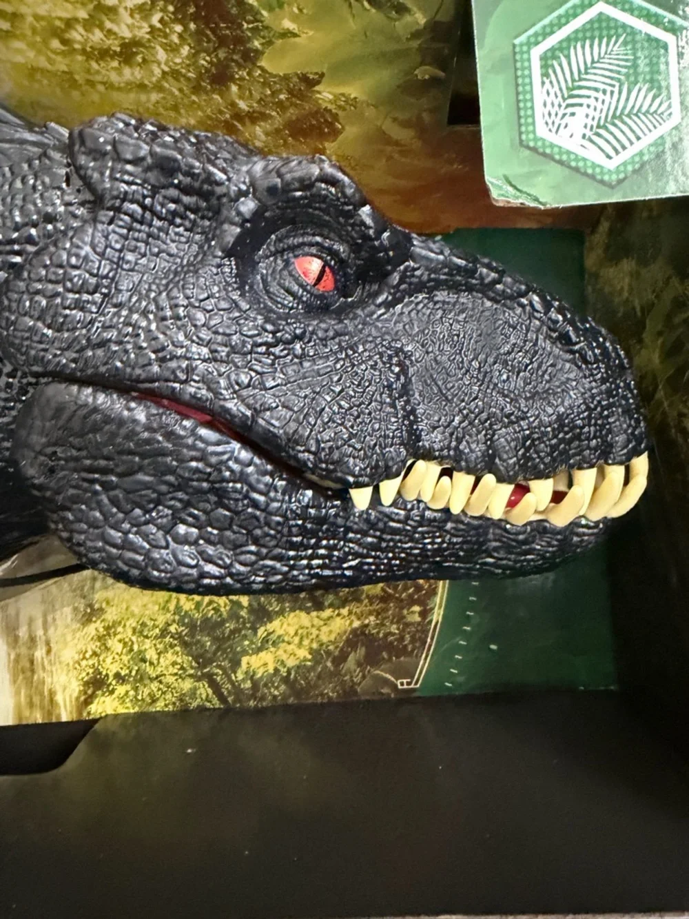 Super Colossal Indoraptor Toy Jurassic World dinosaur action figure new in box - Picture 8 of 8